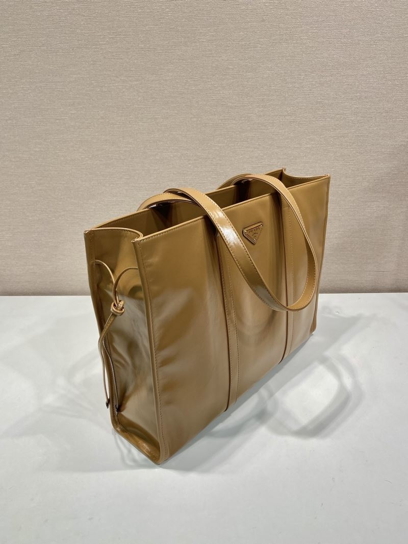 Pra*a tote bags